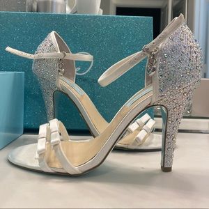 Betsy Johnson Something Blue ivory heels